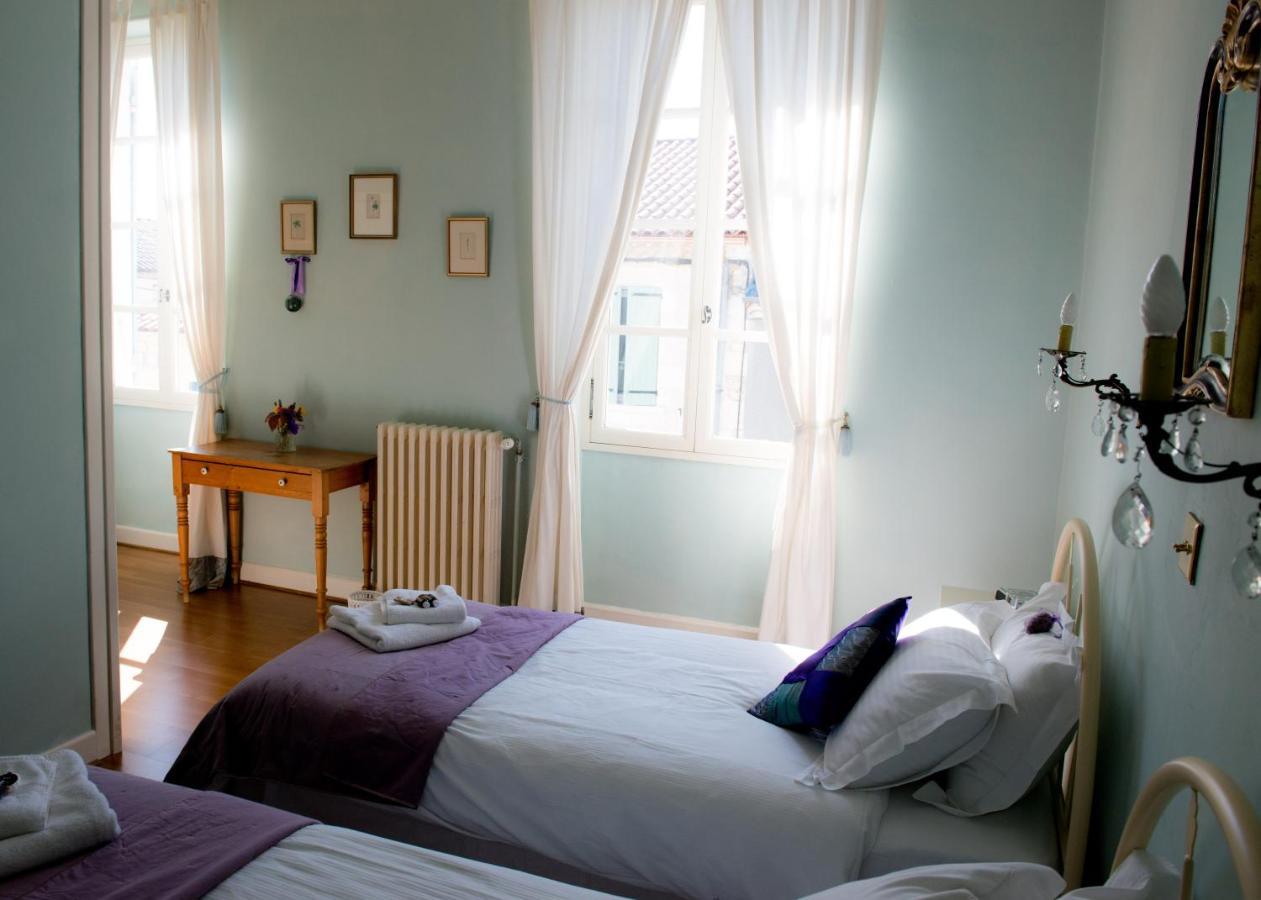 Le Petit Cochon Bed & Breakfast Valence-sur-Baise Exterior photo